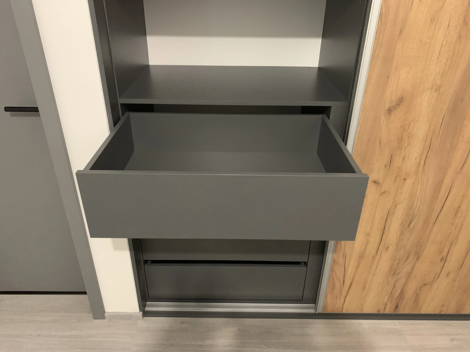 vestavěná skříň - detail zásuvky
